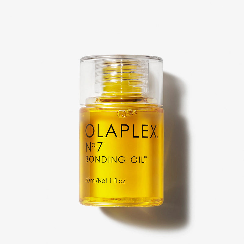 Un aceite para estilizar, liviano y altamente
concentrado que agrega brillo, fortalece y
protege contra el calor hasta 450 °F/232 °C.