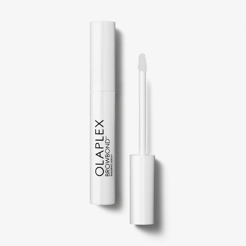 Un gel-sérum transparente
3 en 1 para el cuidado de las cejas que las hace parecer más
pobladas, definidas y juveniles, ya que da forma y esculpe con una
fijación que dura todo el día